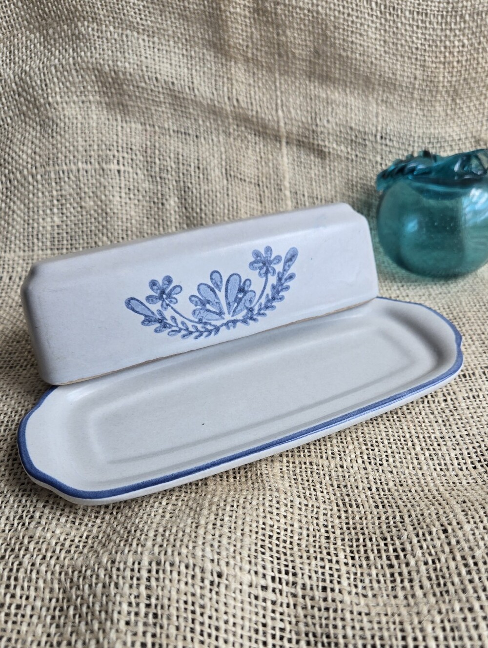Pfaltzgraff Yorktowne Blue Floral Stoneware Covered Butter Dish